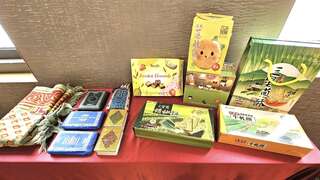 图6 现场展示穆斯林食品商品