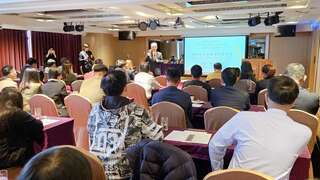 图8 与会业者聆听马孝棋教长分享穆斯林友善建置经验