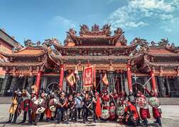 图3.「LARP宗亲会」以Cosplay角色扮演东西方战士融入宋江阵