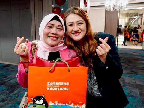图8.高闵琳局长与印尼业者互动气氛热络_0