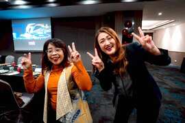 图12.高闵琳局长与印尼业者互动气氛热络_0