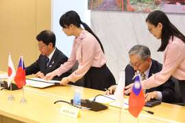 图说4：高雄捷运与京阪控股签署友好协定 深化台日铁道观光与技术合作