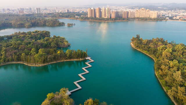 景色優美的澄清湖及著名的九曲橋