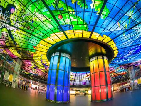 Dome of Light – O5R10 KMRT Formosa Boulevard Station