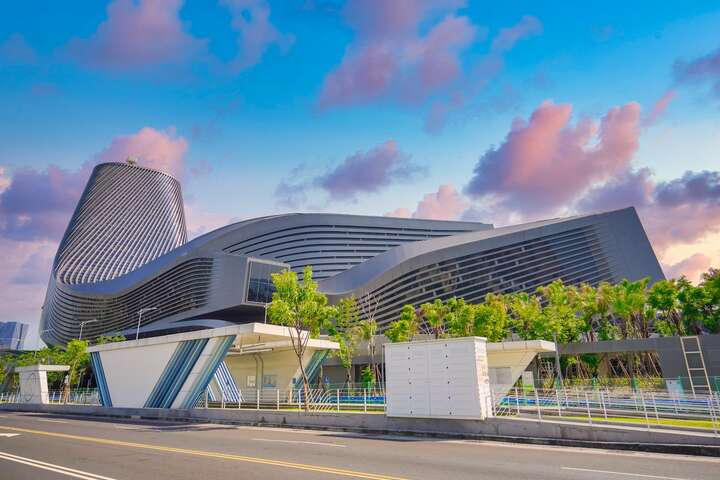 高雄港埠旅運中心外觀特別