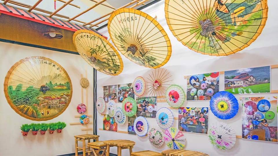 DIY traditional oil paper umbrellas in Meinong