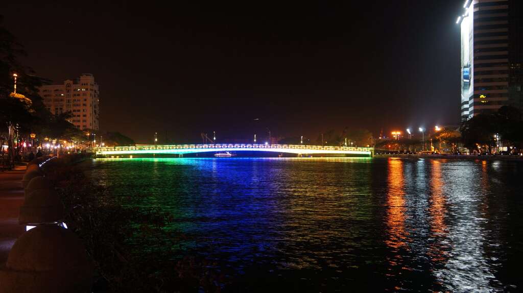 Kaohsiung Light Belt (Kaohsiung Bridge), the city’s new tourist highlight at night2