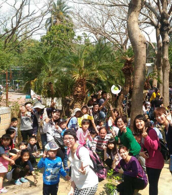 Shoushan Zoo plants trees and shares animal knowledge5