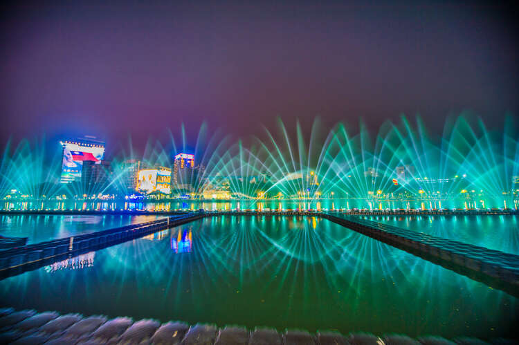 Dancing water shows will be held from Xmas Eve and onwards by the Love River