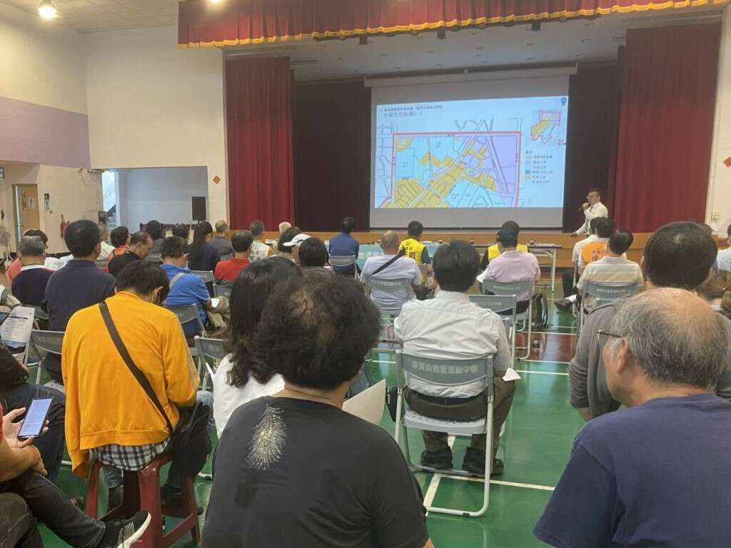 蓮池潭說明會民眾