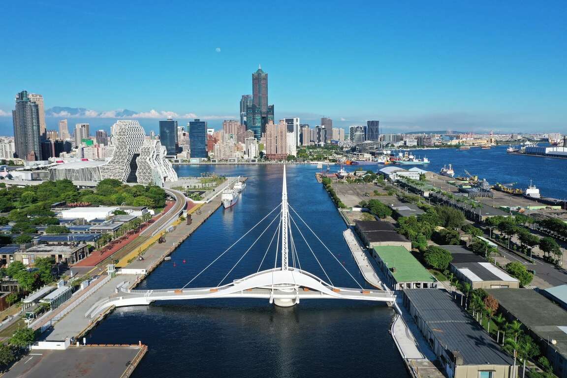 高雄大港橋是知名打卡景點