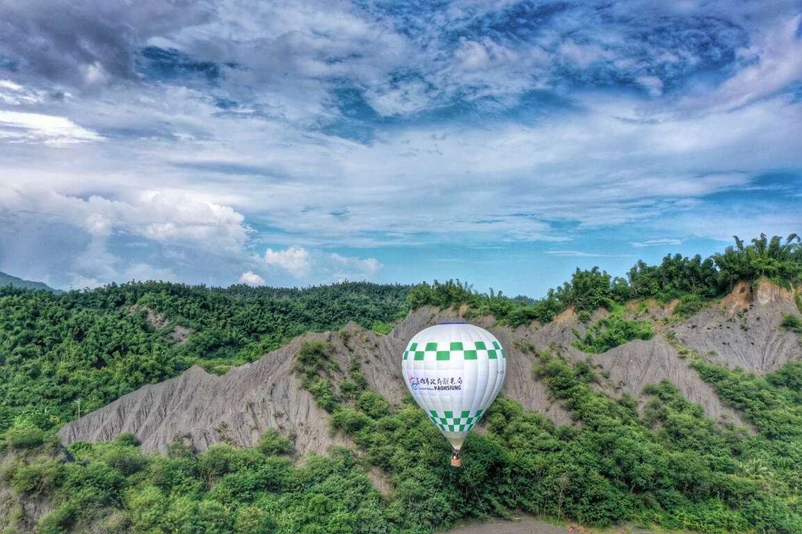 田寮月世界試飛熱氣球成功