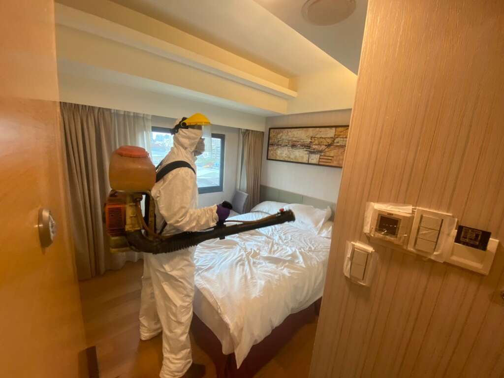 高雄市防疫旅館盛薈飯店家加強清潔消毒。