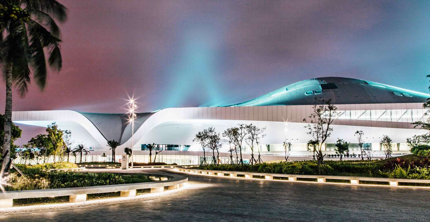 卫武营国家艺术文化中心夜景(照片提供：卫武营国家艺术文化中心) 2022台湾灯会在高雄场域之一。