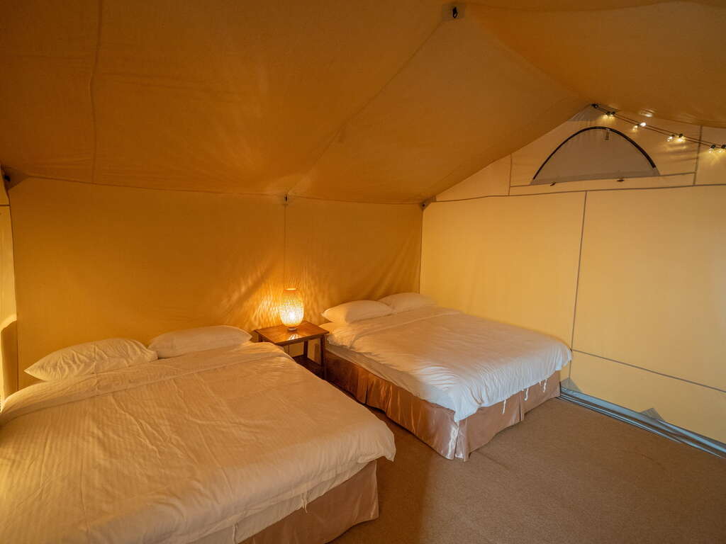 豪華露營區的帳篷內部