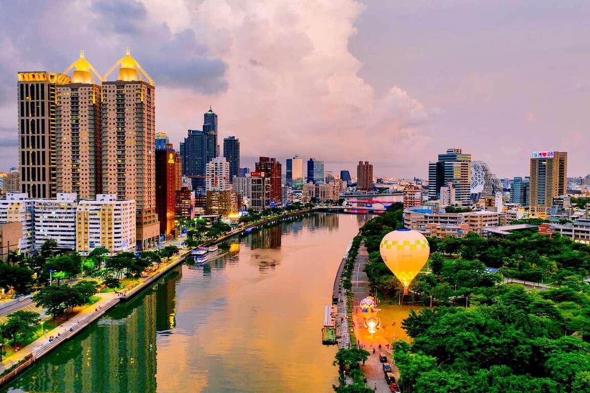圖二、高雄愛河熱氣球是全台唯一在市區施放並可鳥瞰無敵河畔美景
