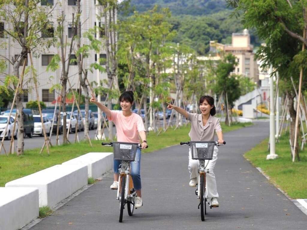 圖6：騎Ubike徜徉城市綠園道，享受悠閒時光