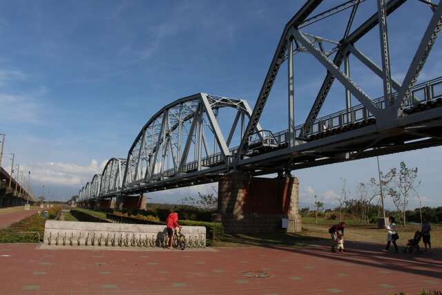 Old Railway Bridge Wetland Education Zone