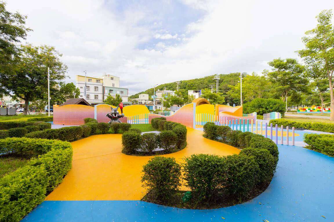 圖7：蓮池潭兒童公園繽紛色彩的迷宮廣場