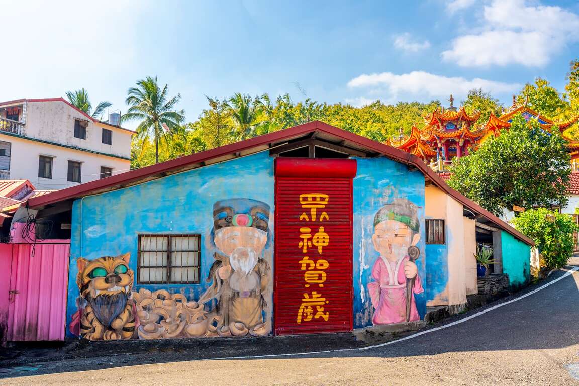 頂崁Q版神明彩繪村－高雄旅遊網