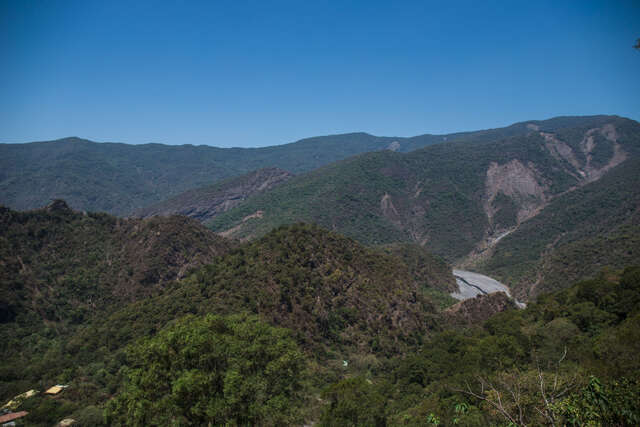 Ba ngọn núi nổi tiếng của vùng Maolin: Núi Longtou (Long Đầu Sơn), núi Shetou (Xà Đầu Sơn) và núi Guixing (Quy Hình Sơn)