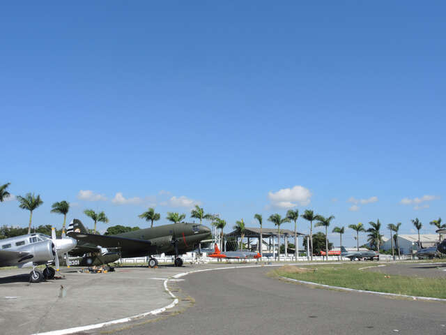 軍機展示場展示著許多具歷史代表性的軍機